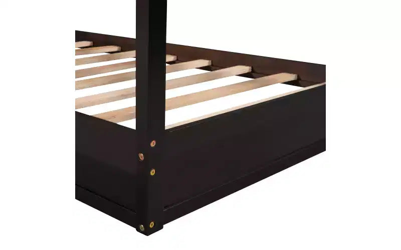 Letto a castello a forma di L in legno per bambini, con recinzione e rete a doghe per camera da letto
