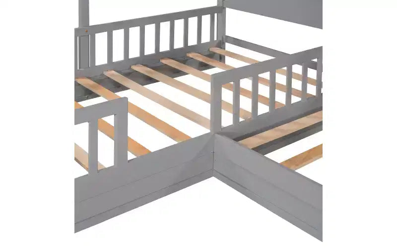Letto a castello a forma di L in legno per bambini, con recinzione e rete a doghe per camera da letto